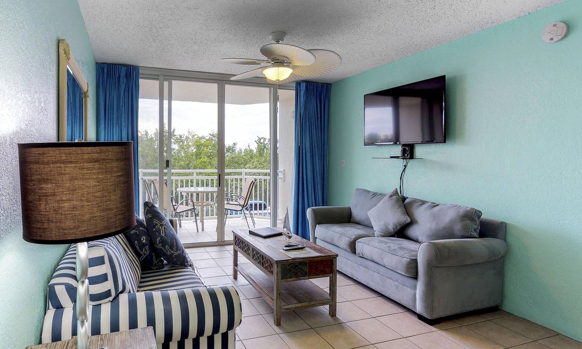 Key West Condo | Sunrise Suites Condo with Balcony - Shared Pool, Hot Tub, Tennis, Free Parking