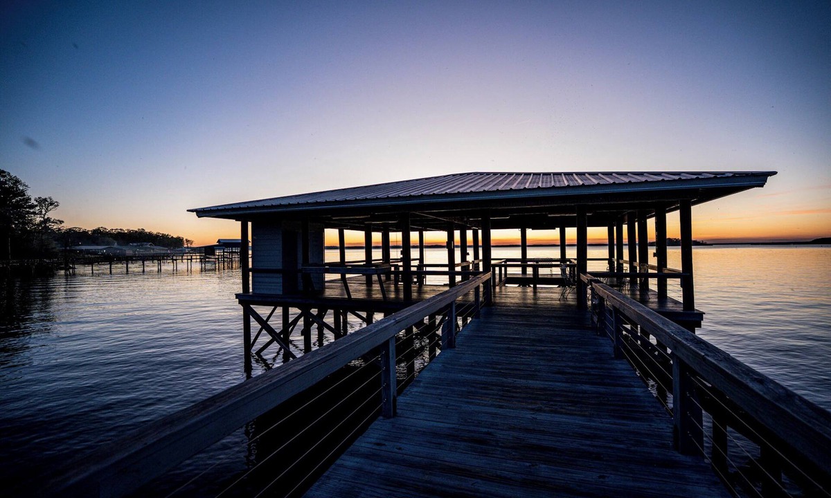 Zwolle House | Sunset Paradise: Toledo Bend Lakefront | Private Dock | Sunset Views