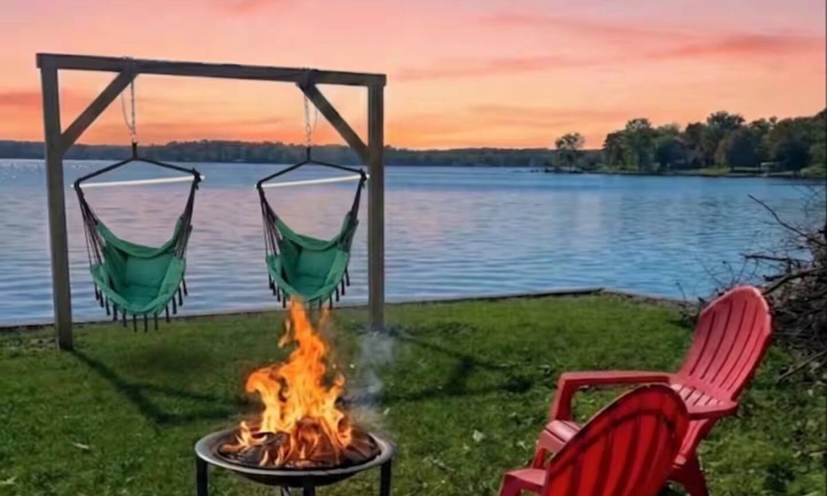 Eureka Cabin | Sunset Tower Cabin on Lake Richland Chambers with Balcony Water View - Corsicana