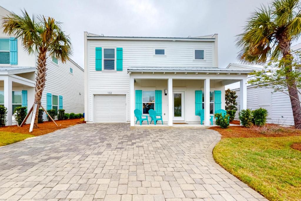El Centro Beach House | Sunshine & Sea Breezes