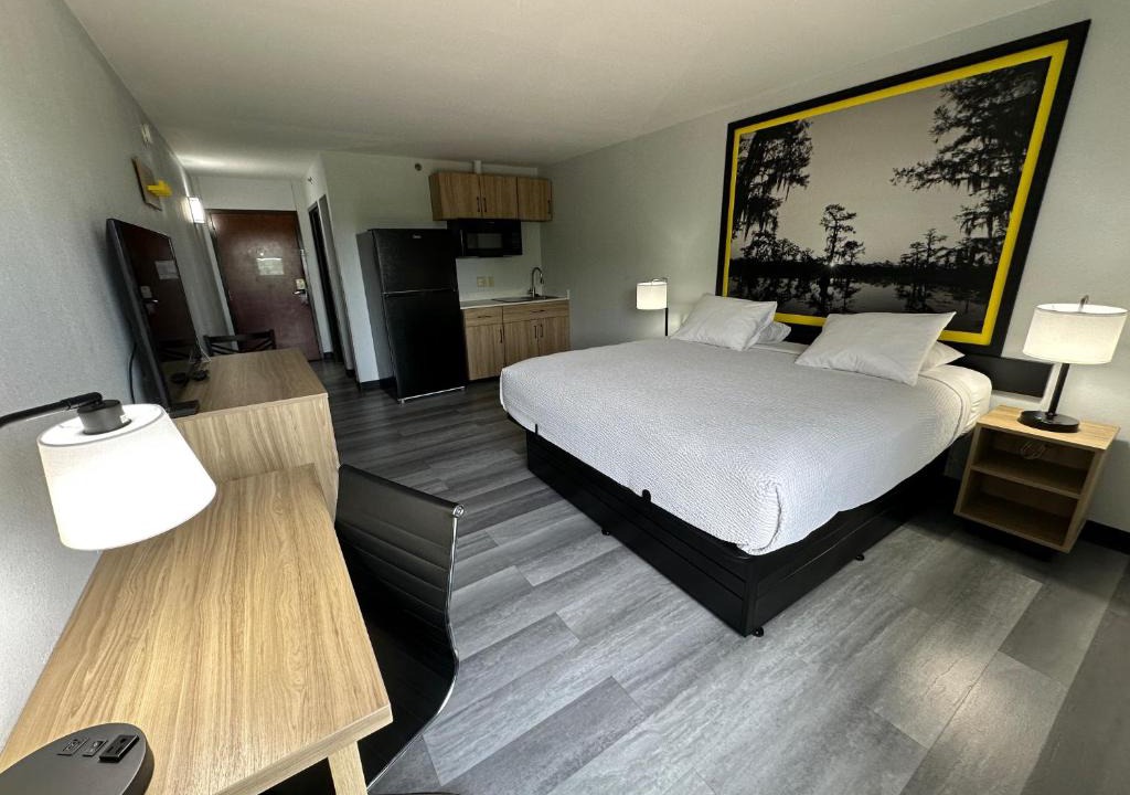 Alexandria Hotel | Super 8 by Wyndham Alexandria LA