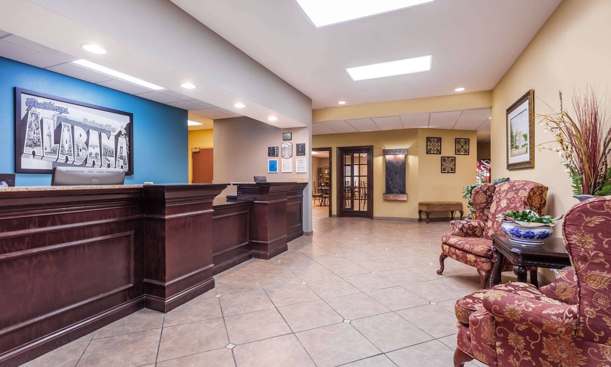 Rainsville Hotel | Super 8 by Wyndham Rainsville