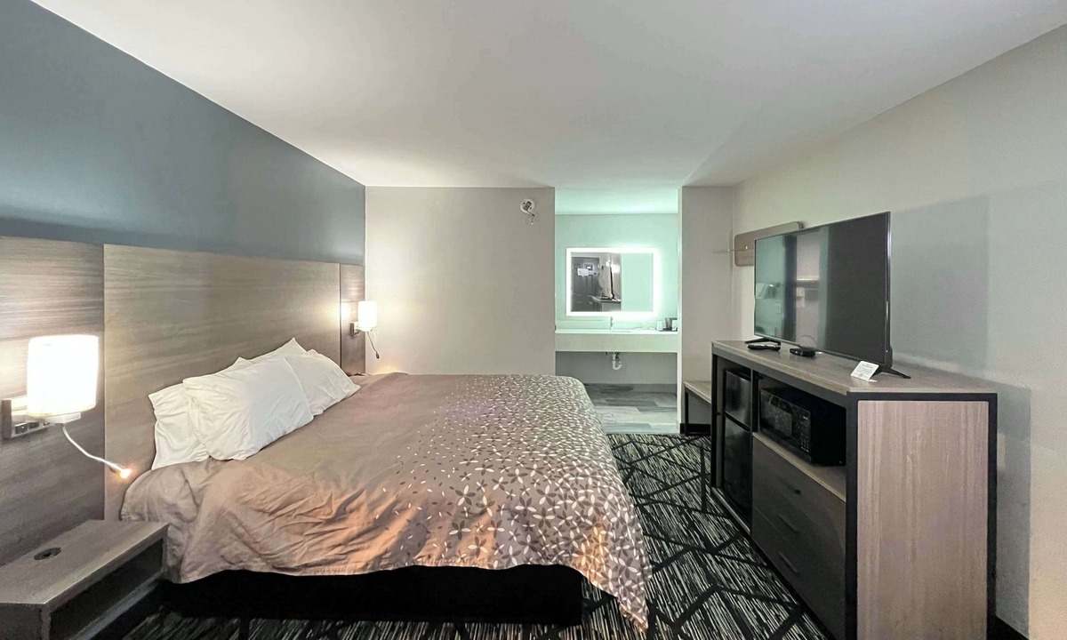 Sulphur Hotel | Super 8 by Wyndham Sulphur South