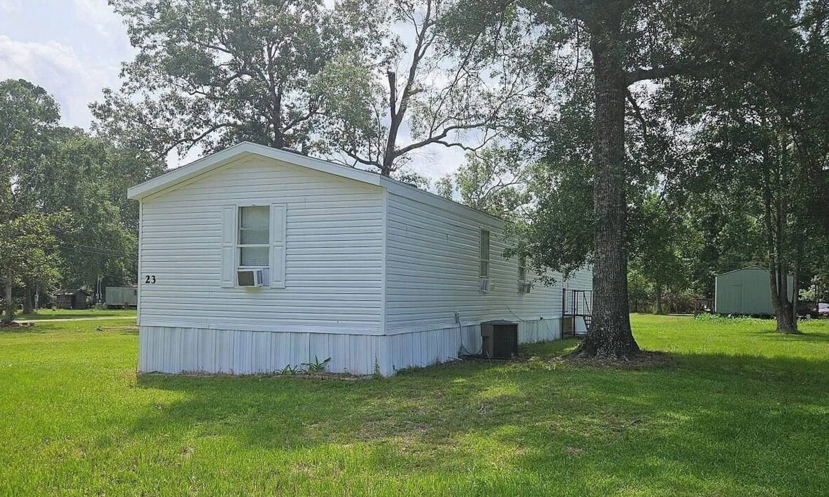 Voth House | Superb 3-bedroom mobile home in charming Vidor #23