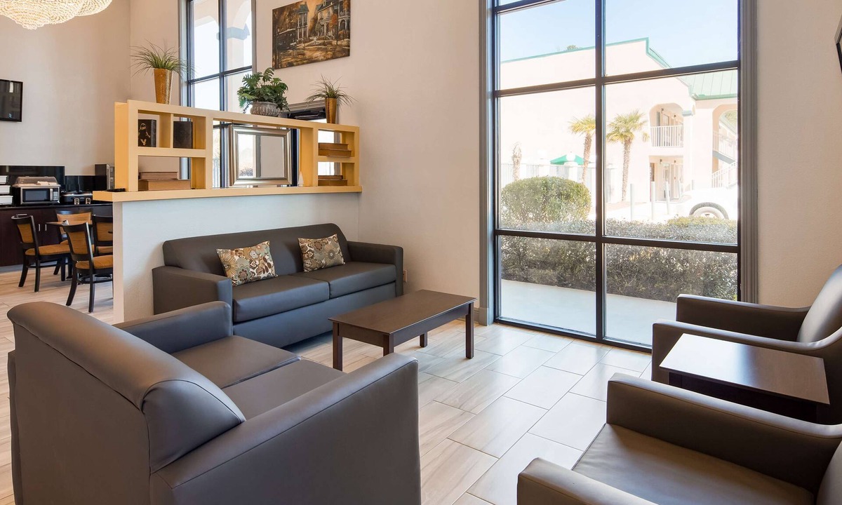 Hammond Hotel | SureStay Plus Hotel by Best Western Hammond