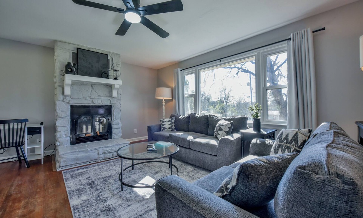 Tuscaloosa House | T-Town Ace – Cozy Retreat Just 4.3 Miles from Bryant-Denny Stadium!