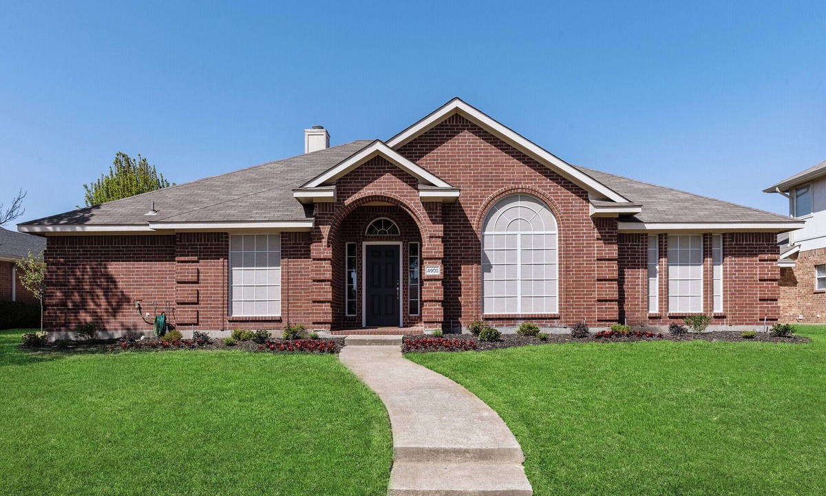 Sachse House | TCH - Spacious 4bd/3ba home in Sachse w/Workspace