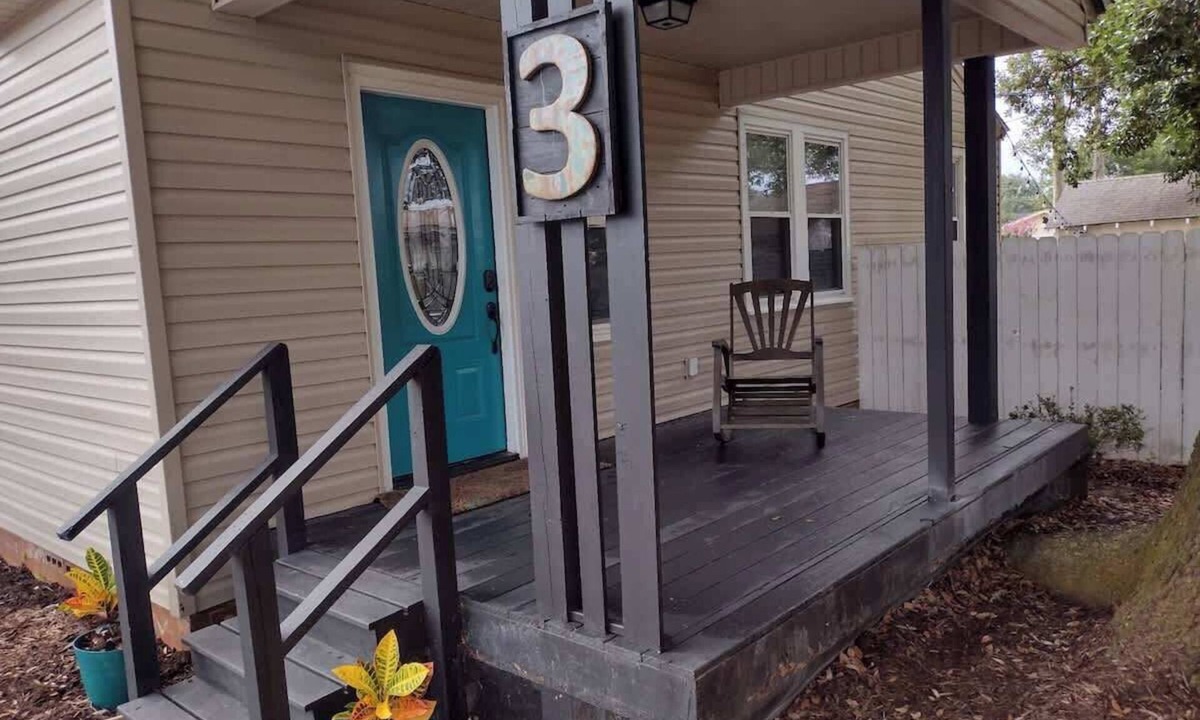 Navy Point House | The Bungalow. Walk to Bayou! Backyard Family Fun!