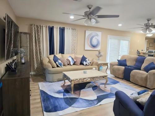 North Shore House | The Champions Retreat, Near Downtown, Stadiums, TMC