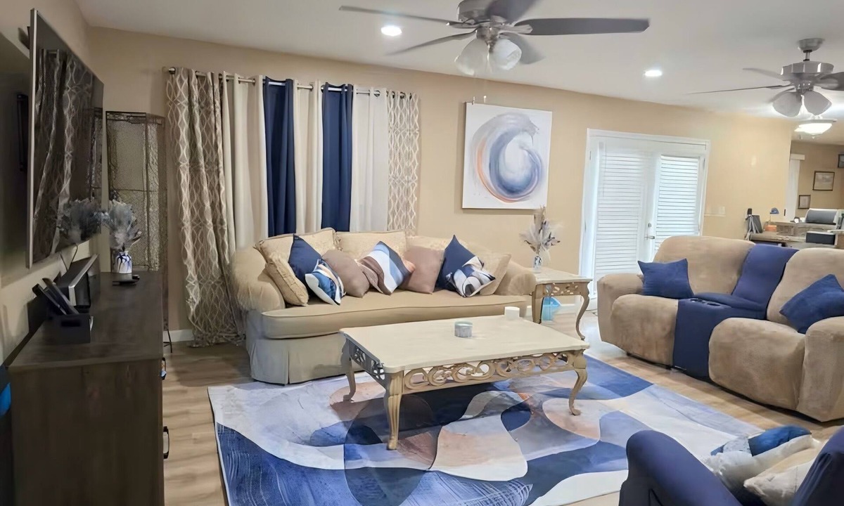 North Shore House | The Champions Retreat- Prime Location/Near Downtown Stadiums Medical Center