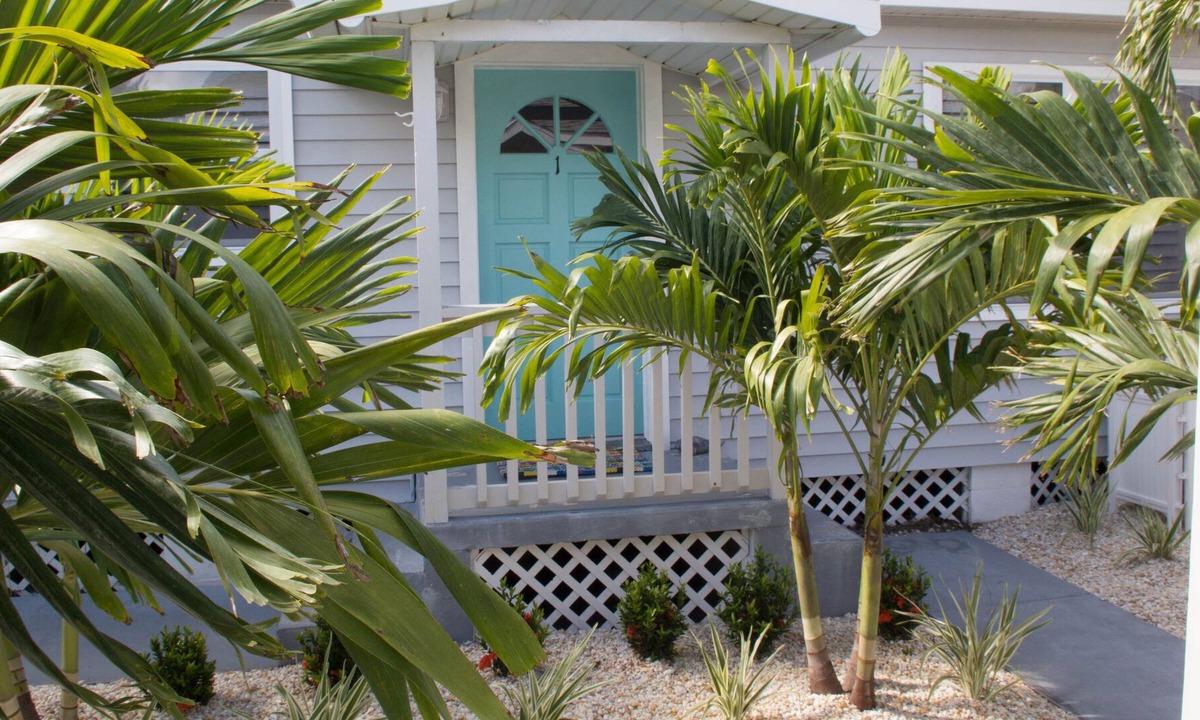 Treasure Island Cottage | The Cleanest Cottage on the Beach! Our Reviews do the talking.