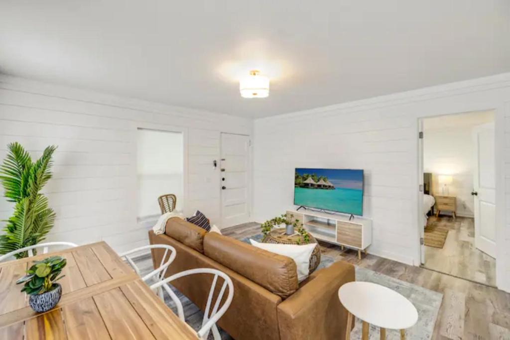 Sunnyside On The Gulf House | The Coastal Shanty, yards from the beach