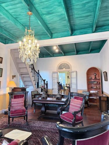 Washington House | The Courtableau Cottage
