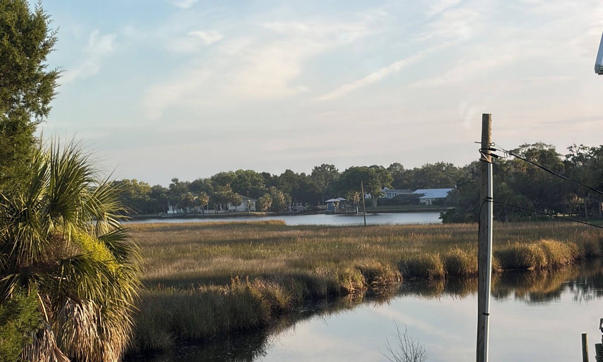 Homosassa House | The Crab Shack - NEW Waterfront Home - HOT TUB - Fishing - Scalloping