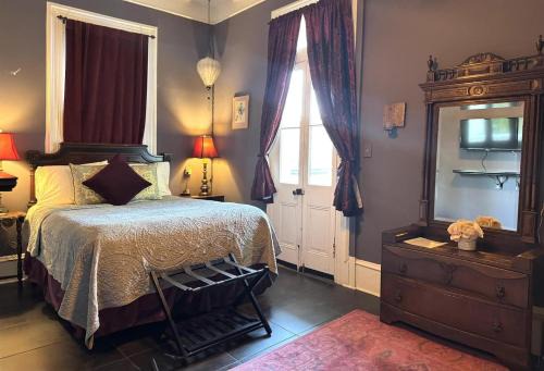 Treme Bed & Breakfast | The Dragonfly Tremé-Historic Guesthouse-Near French Quarter
