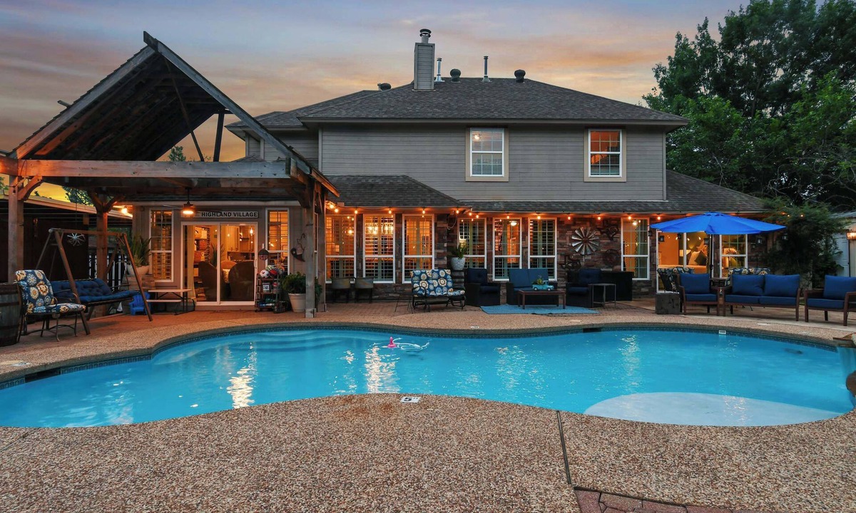 Highland Village House | The Drover House at Highland Village