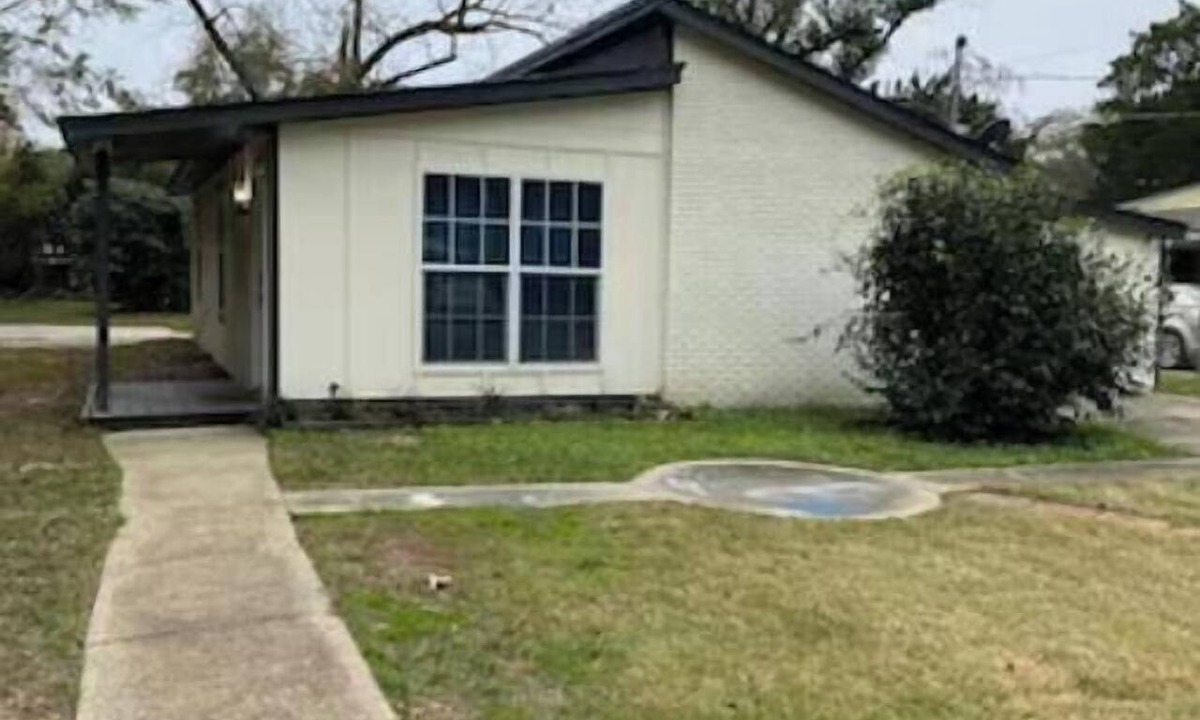 Hattiesburg House | The Gold House: Luxury Home Near Midtown, USM, Zoo