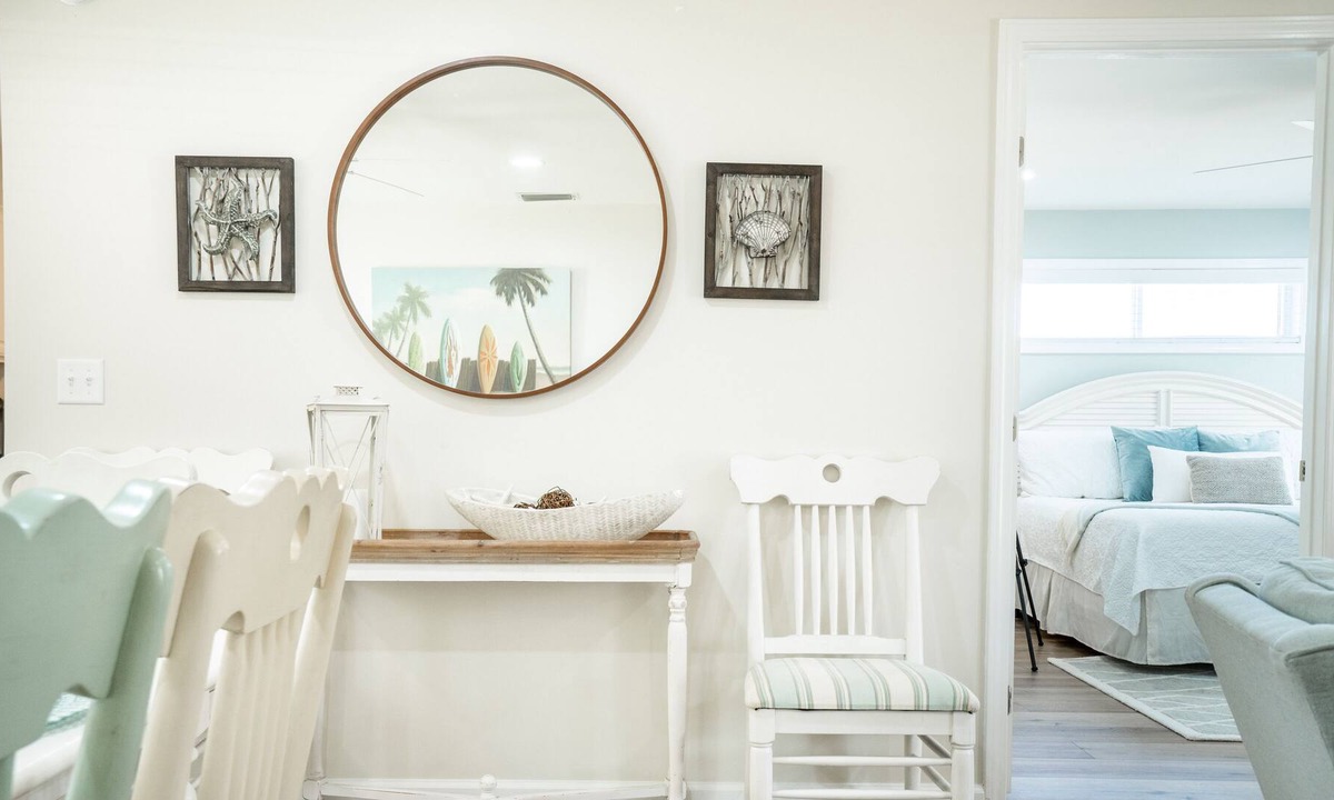 Bid-a-wee Beach House | The Hideaway in BidaWee | 2 minute walk to Private Beach Access | Close to Frank Brown Park