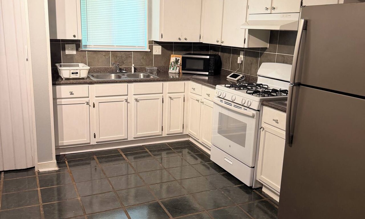 Pine Bluff House | The Jackpot House: Modern 3BR/2BA Near Casino