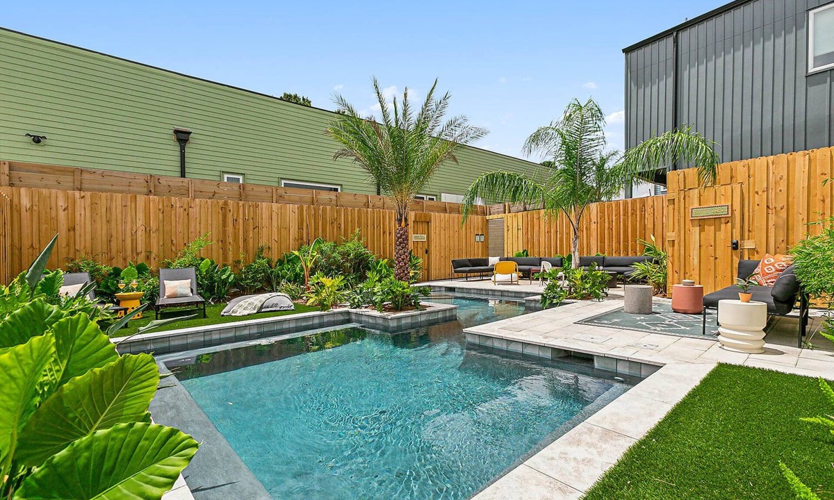 Faubourg Lafayette House | The Jungle House | Heated Pool | Private Hot Tub