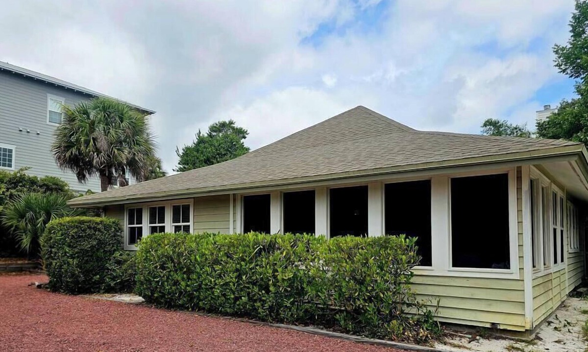 Santa Rosa Beach Cottage | The Lighthouse at Blue Mountain Beach - e-bike included