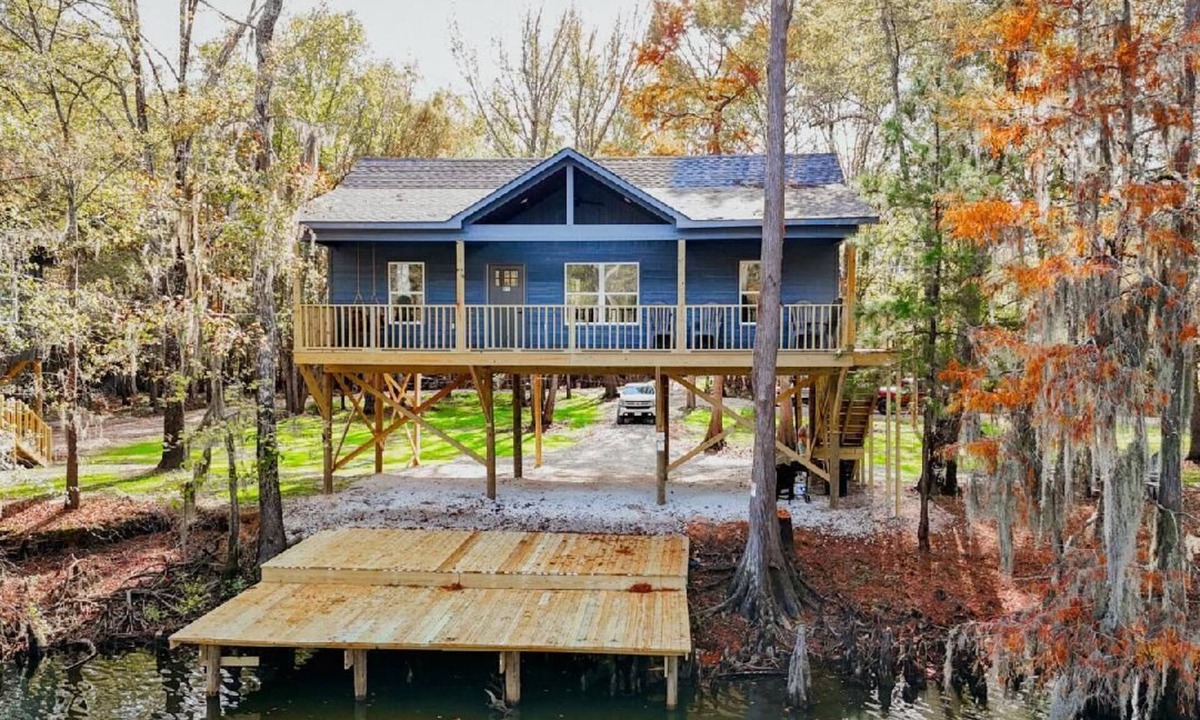 Karnack House | The Lily Pad: Waterfront Retreat on Big Cypress River