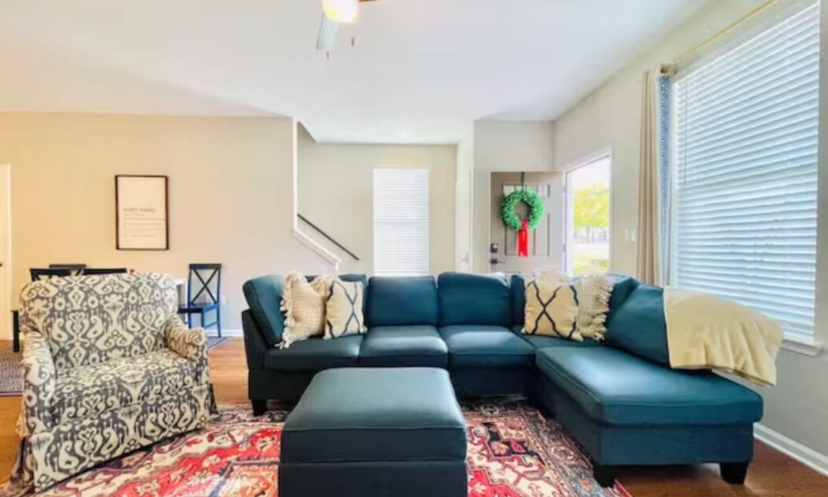 Oxford House | The Olive Branch, 4BR by Velvet Ditch Villas