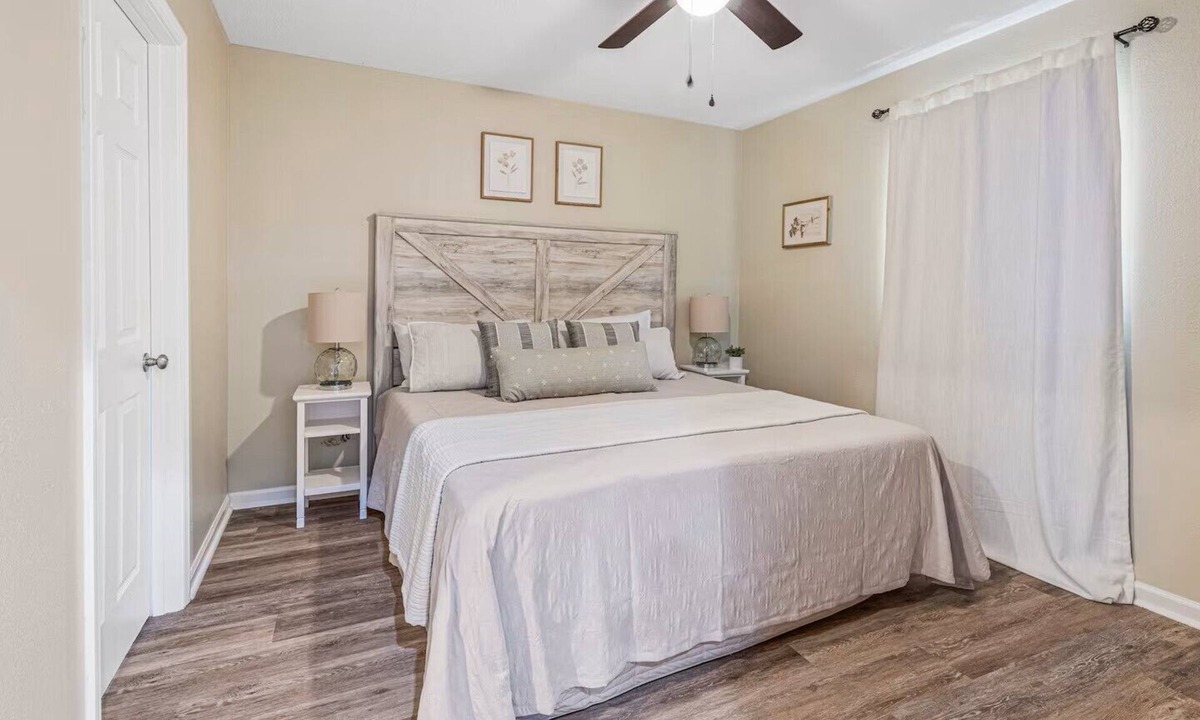 Sulphur Apartment | The Patch 5 - Sleeps 4 - King Bed - Near Casinos