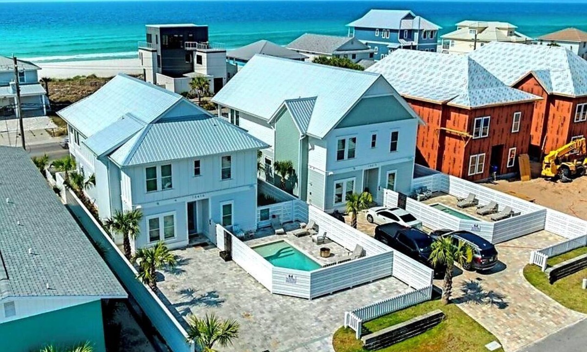 Panama City Beach House | The Pearl of Pier Park! Heated Pool! Steps from Beach! Putt Putt! Sleeps 16!