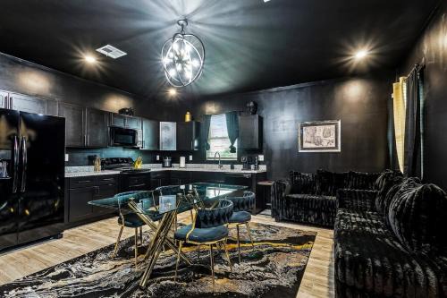 Florida Area Apartment | The Saints House, Luxury 10BR Saints Oasis