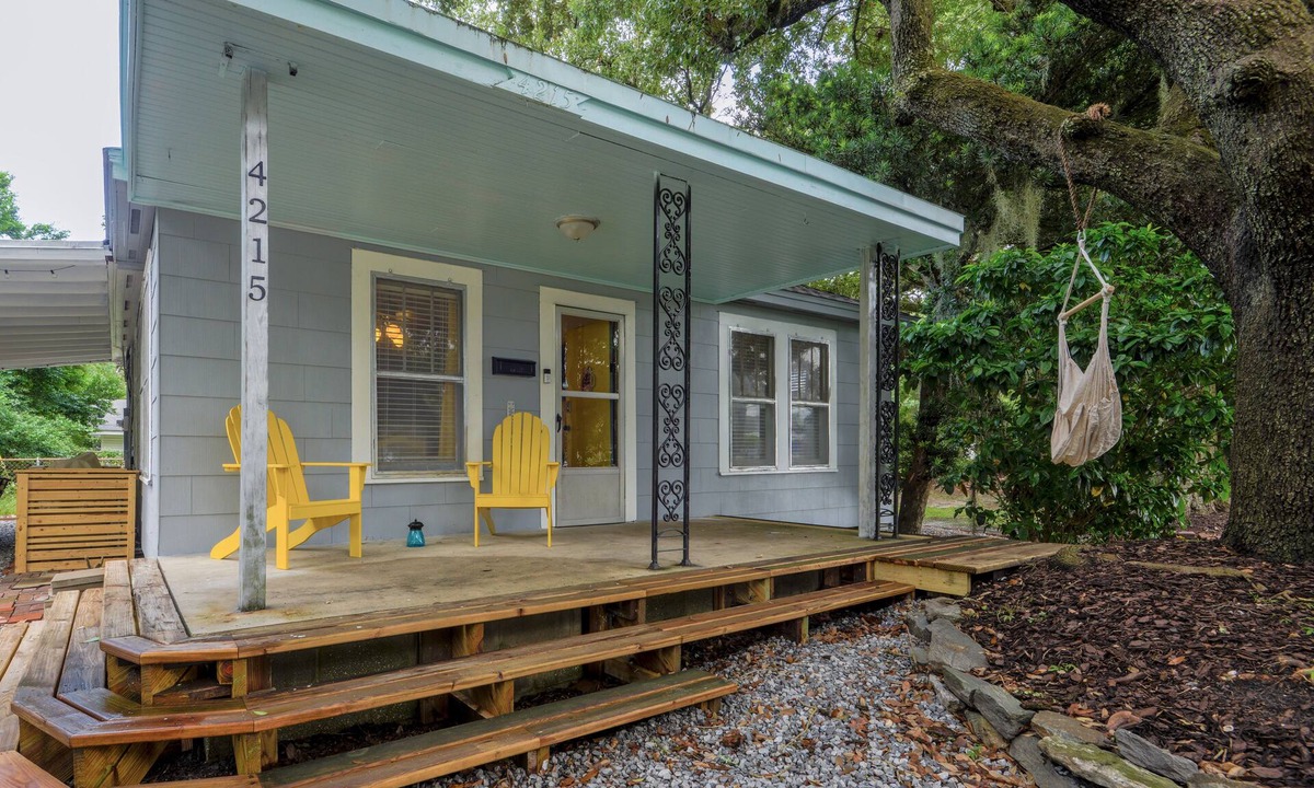 Gulfport Cottage | The Seven Oaks Cottage