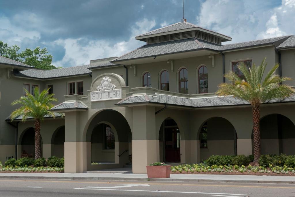 Covington Hotel | The Southern Hotel