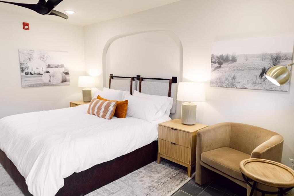 Crawford Hotel | The Tangerine Motel