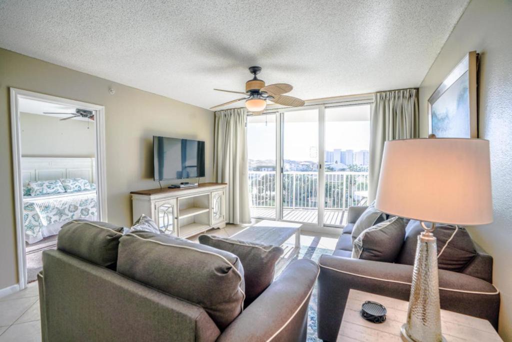 Destin Hotel | The Terrace at Pelican Beach 302
