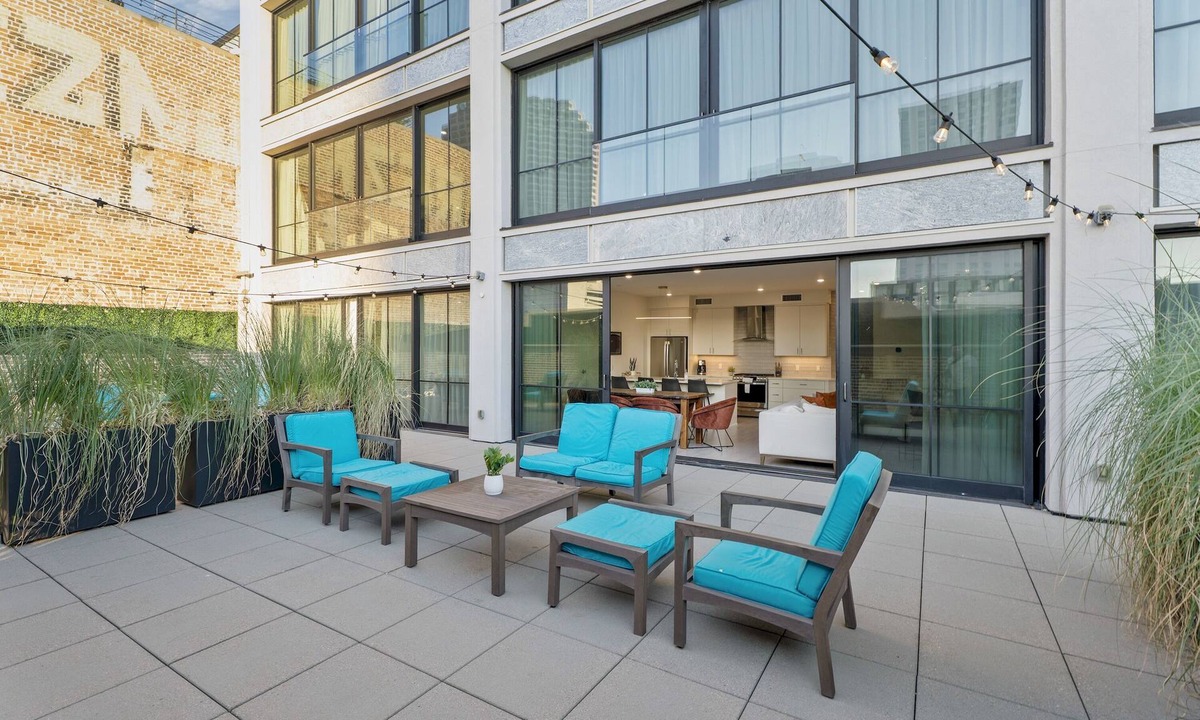 Central Business District Bed & Breakfast | The Theodore 5BD/5B - 2 Connecting Units & Decks