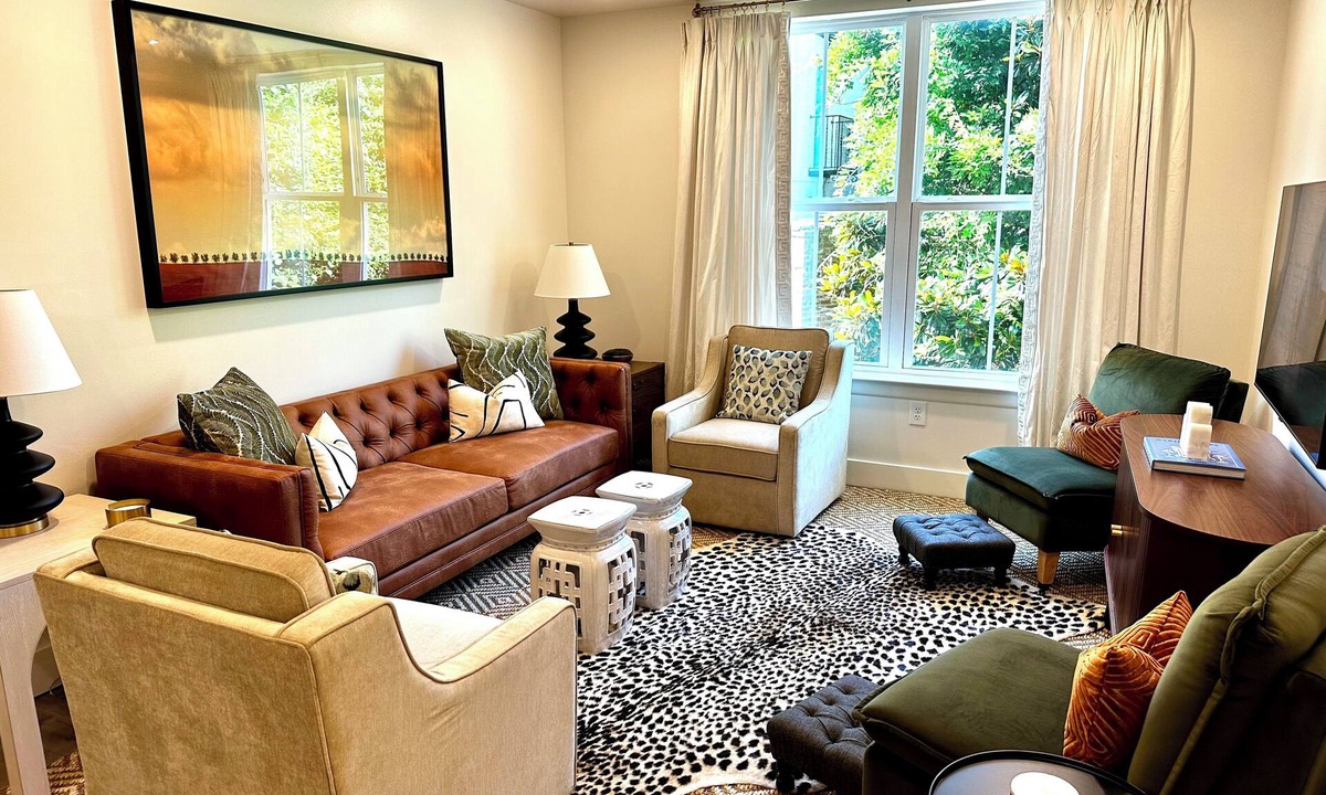 Oxford House | The Vault - Perfect Location!
