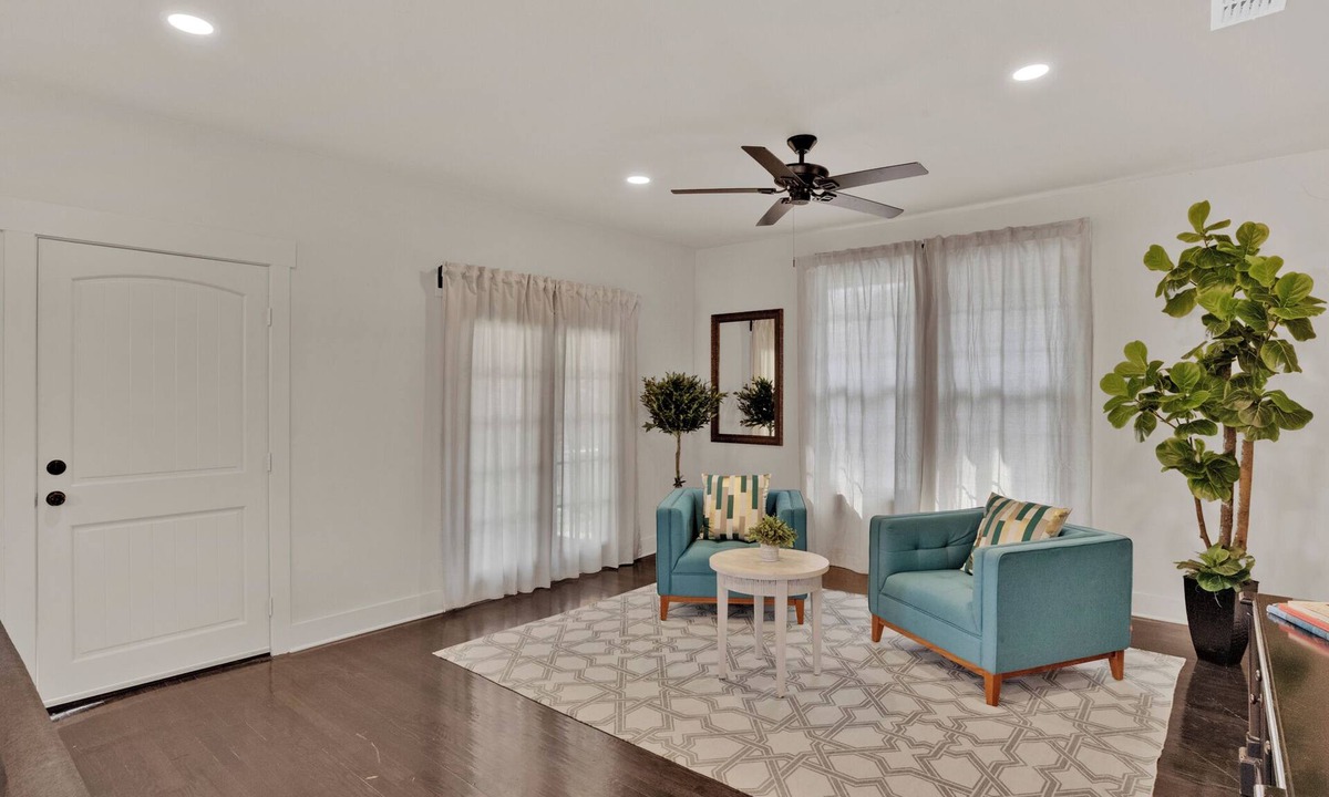 Highland Historic District House | The Work Lodge - Sleeps 12