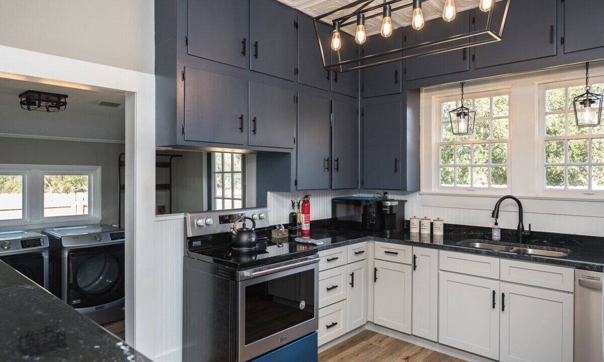Ono Island House | This house is a 2 bedroom(s), 1 bathrooms, located in Pensacola, FL.