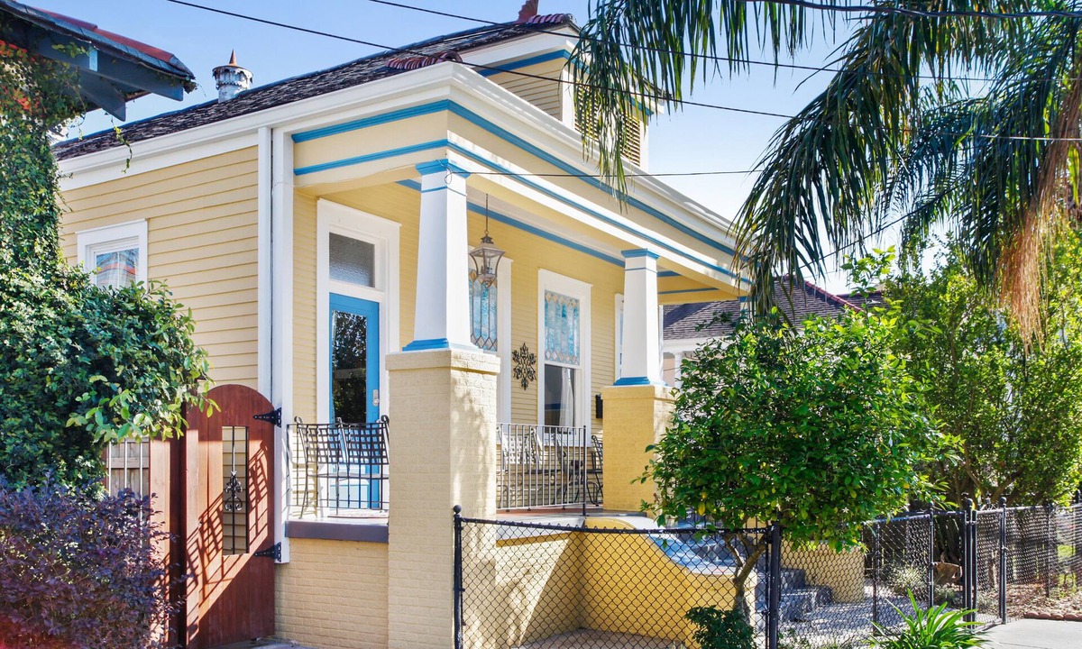 Esplanade Ridge House | This is it! Charmingly Renovated, Historic Bayou 3BR just 1 mile to Fr. Quarter!