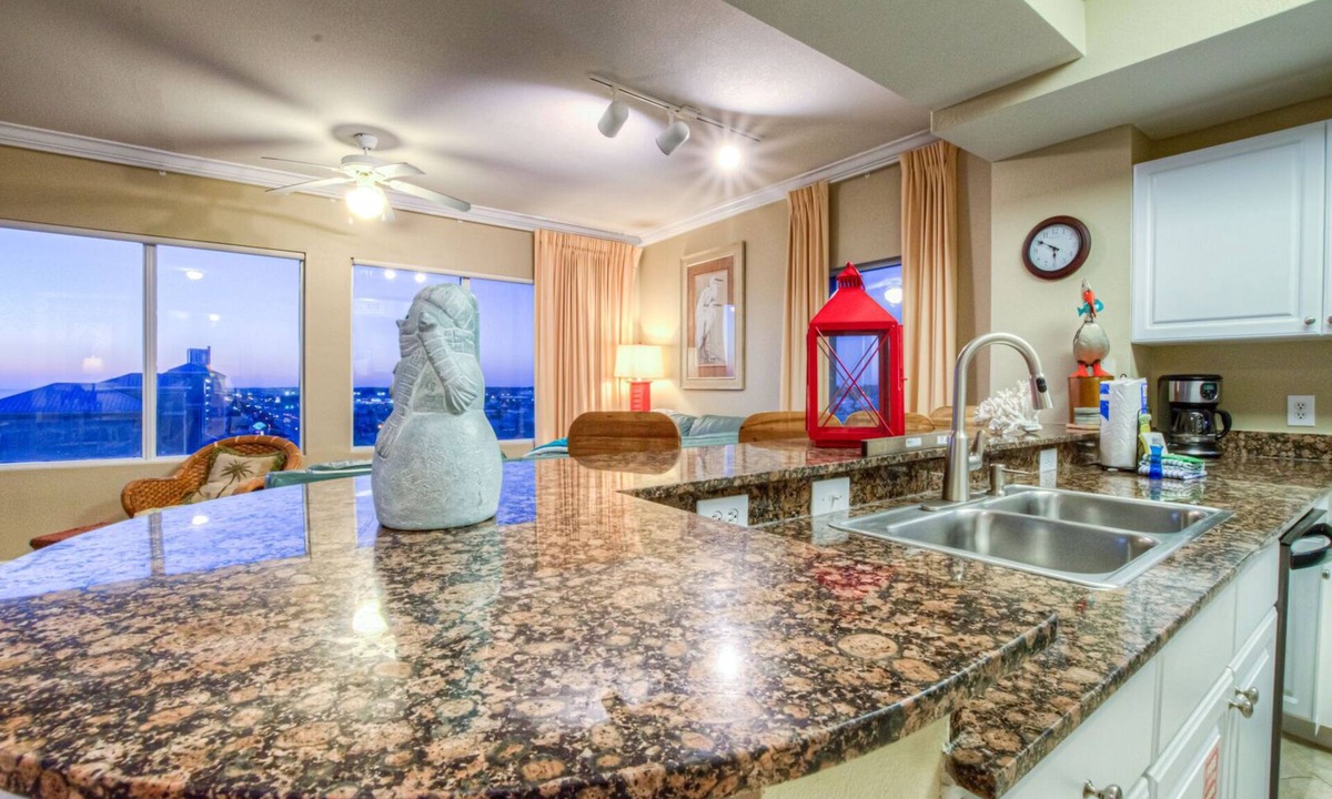 El Centro Beach Condo | Tidewater 600-2BD, 2BA, and Amazing Ocean View!