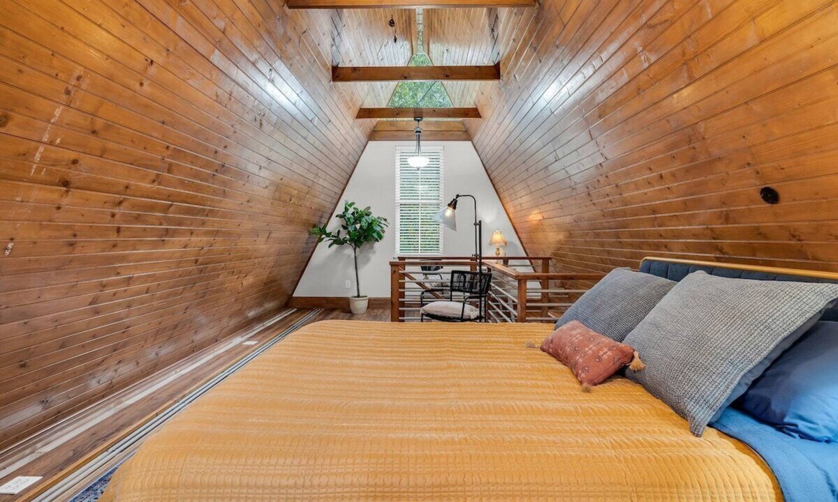 Starkville Cottage | Tiny Dawg Clubhouse, Chic, Close 2 MSU