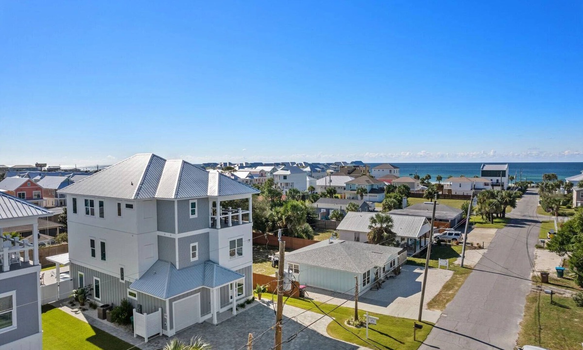 Bid-a-wee Beach House | Tipsea Turtle | 1 Block to Gulf + Heated Saltwater Pool | Sleeps 22 | Game Room