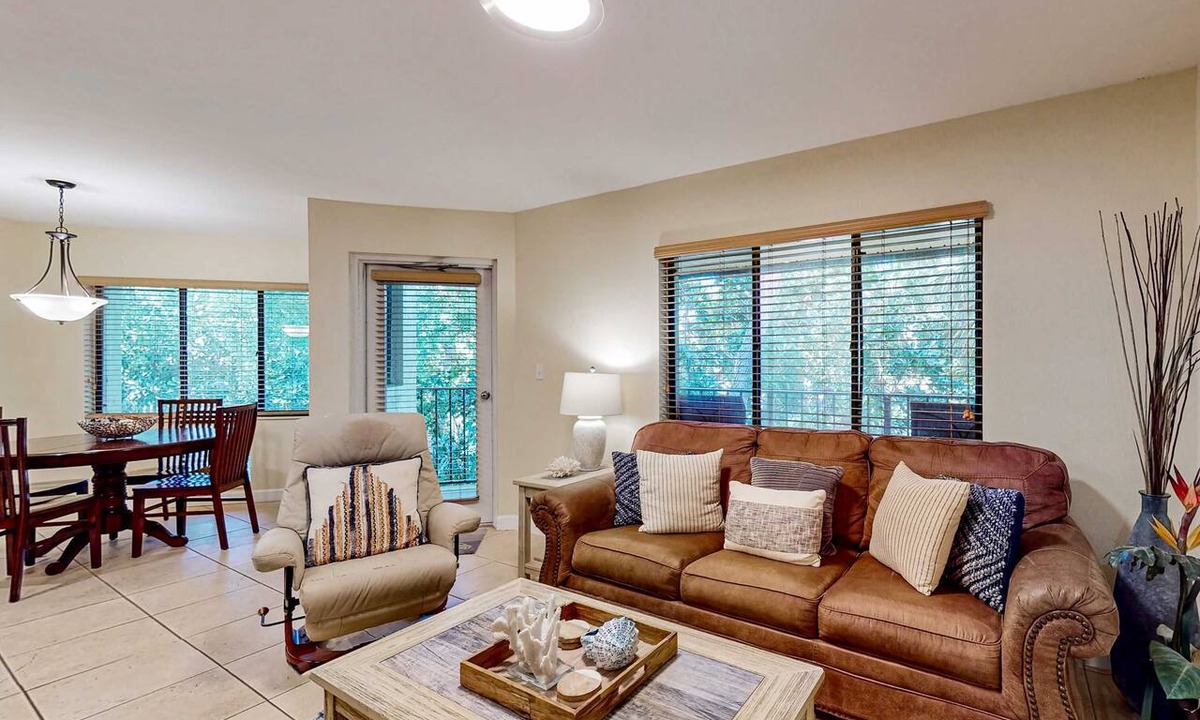 Tierra Verde Condo | Top floor Condo with on site pool hot tub grills gym and private balcony