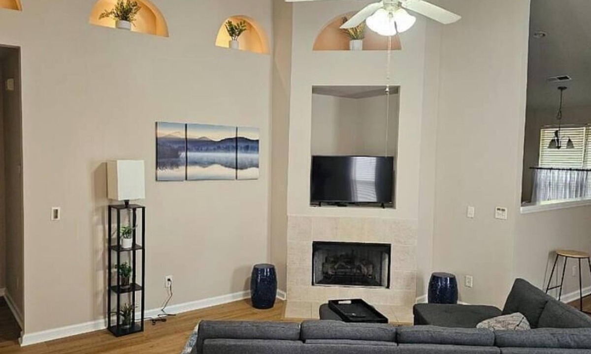 Alabaster House | Tranquil Oasis in Alabaster, Alabama - Stunning Single-Story Home