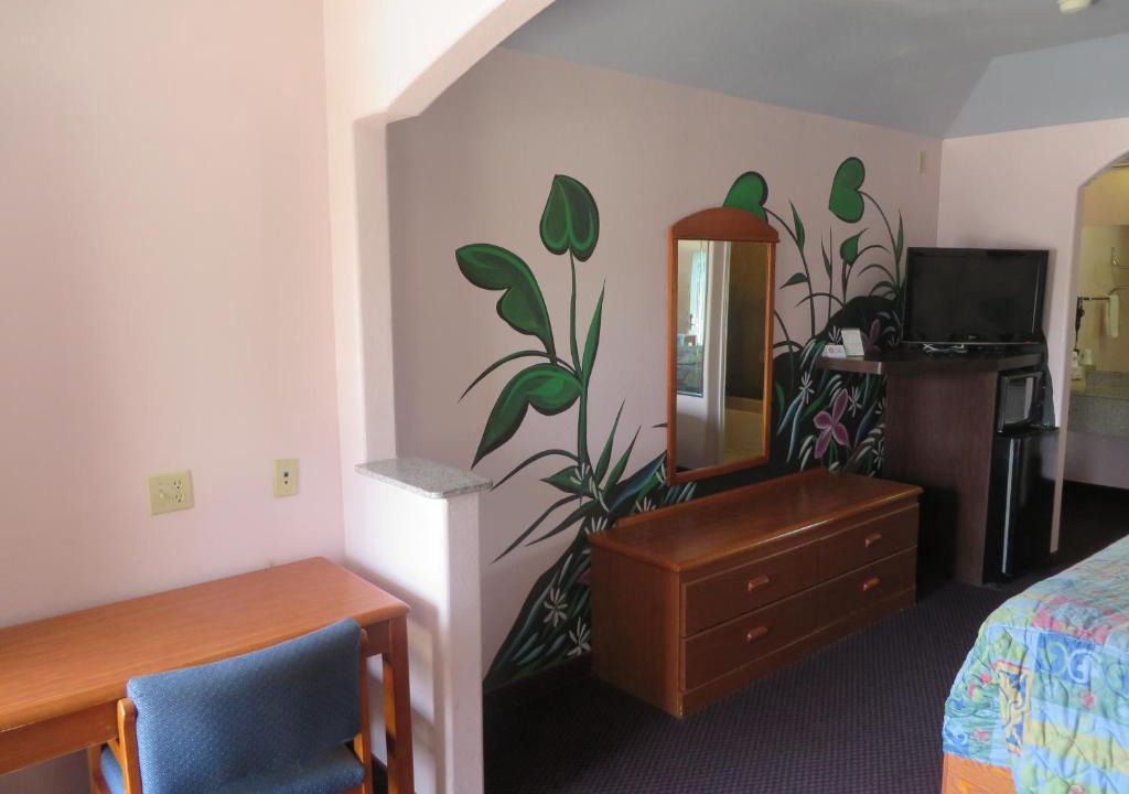 Liberty Hotel | Travelers Inn and Suites Liberty