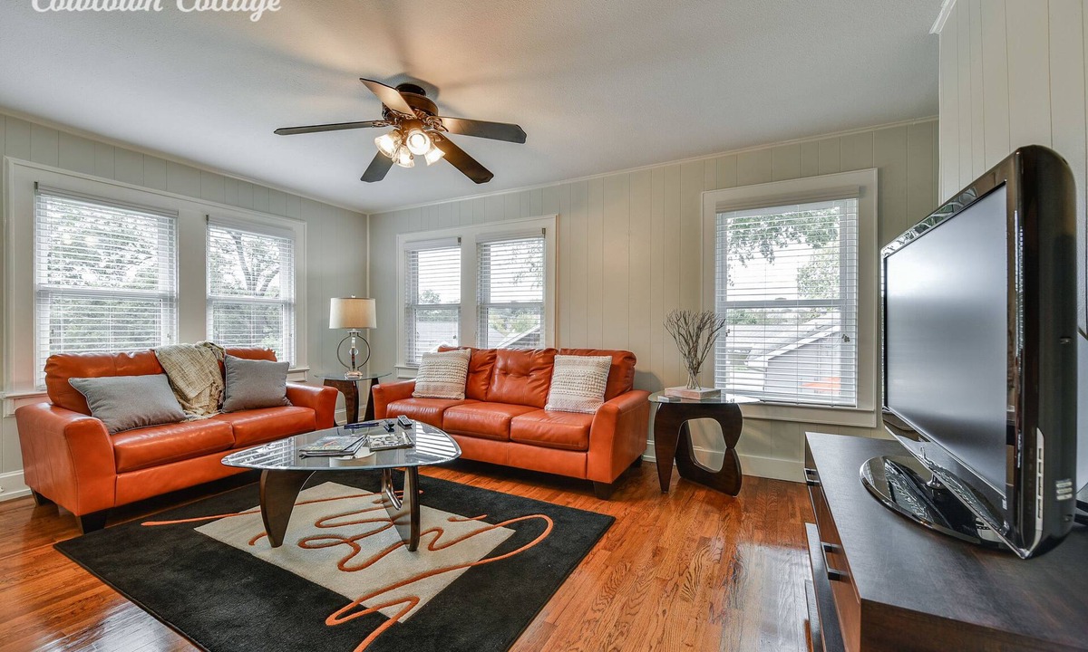 Arlington Heights House | Treetop Getaway in Historic Neighborhood, top rated for cleanliness and location