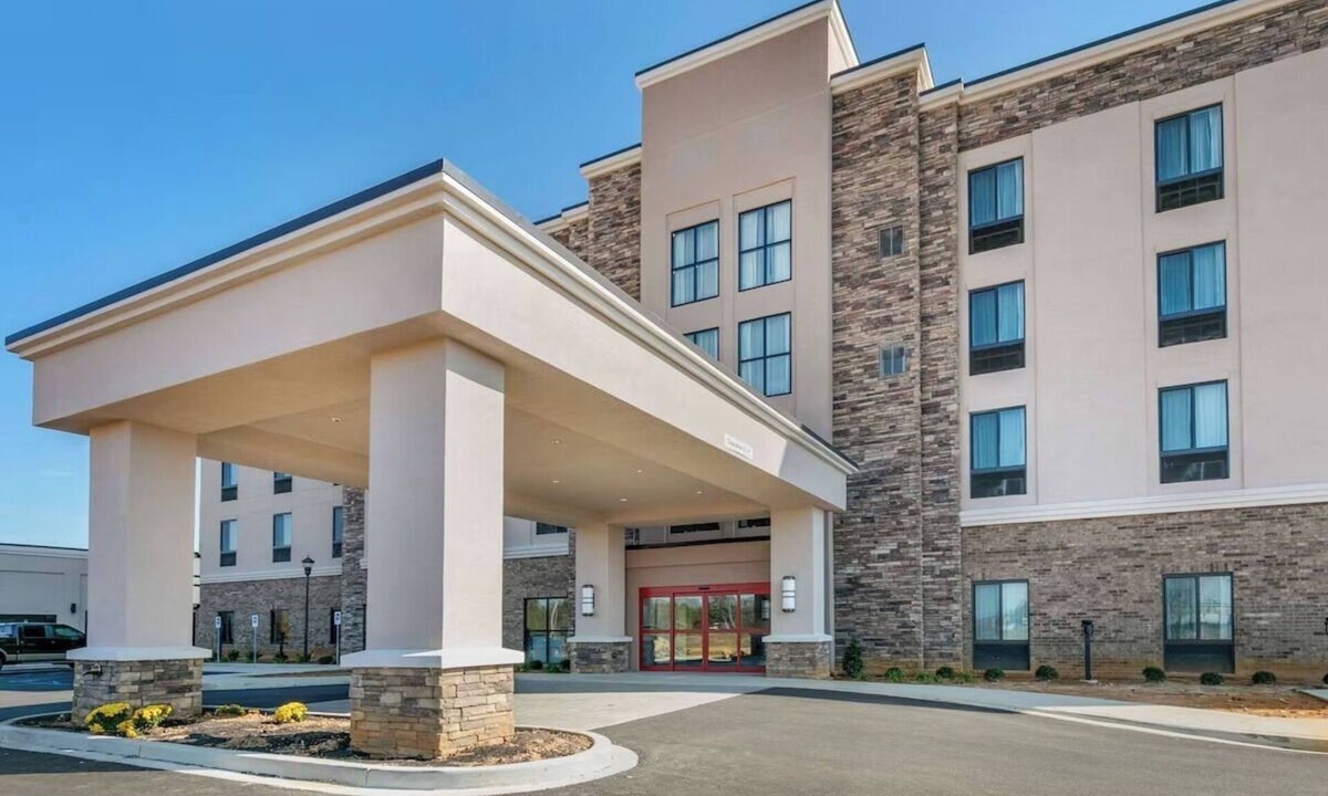 Tupelo Hotel | Tupelo King Suite w/Pool & Gym