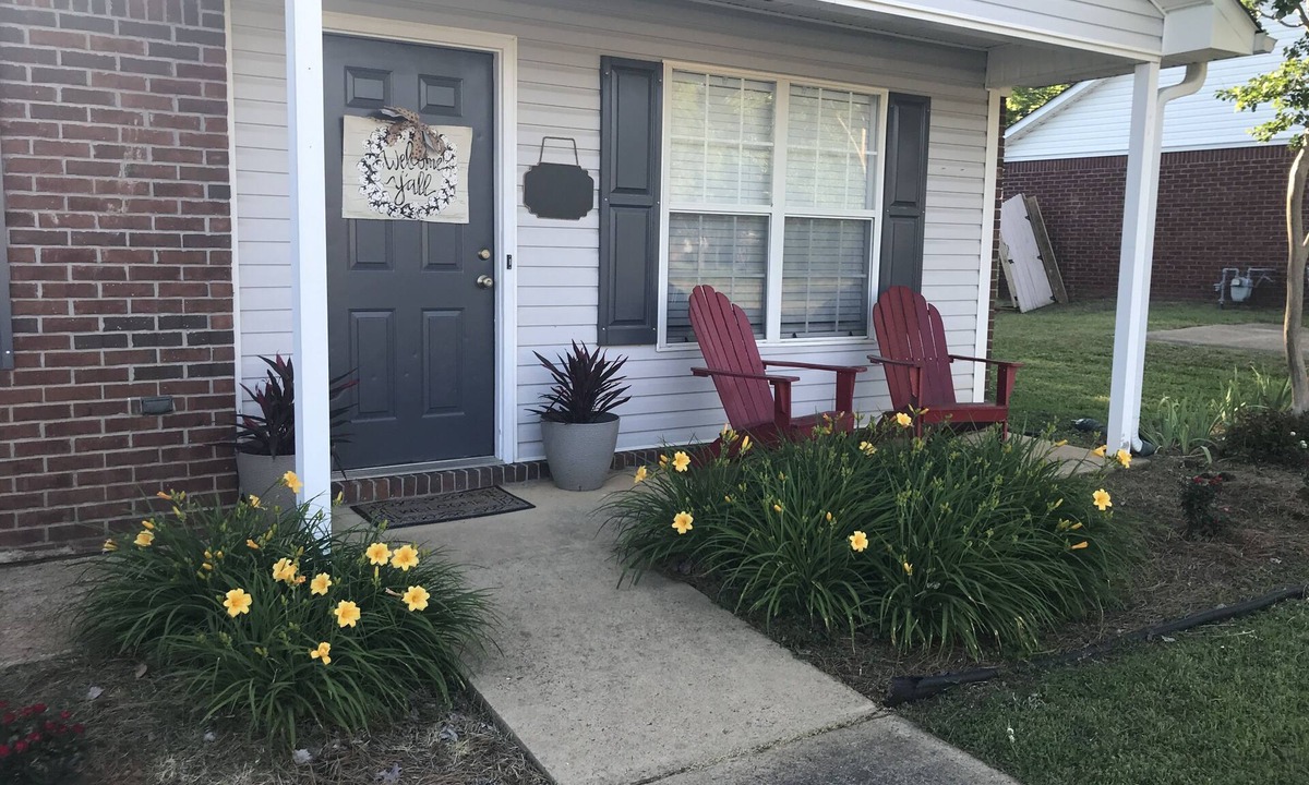 Oxford House | Ultimate rental for Ole Miss sports and graduation - 1 mile from sports venues!