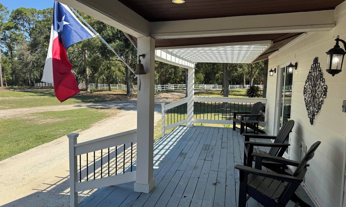 Hitchcock House | Ultimate waterfront farmhouse great for bringing family together