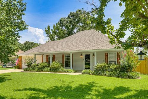 Flowood House | Updated Retreat w/Outdoor Space in Flowood!